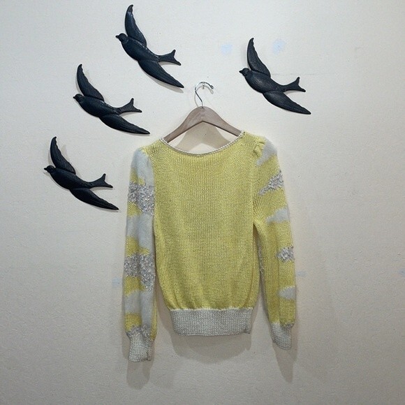 Vintage 1980's Pastel  Yellow & Off White Angora & Silk Knit Sweater - M - Picture 5 of 12